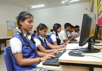 Students in computer lab Alpha CBSE Porur
